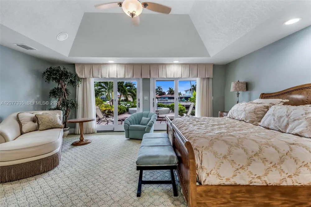 2820 NE 44th St Lighthouse Point, FL 33064
