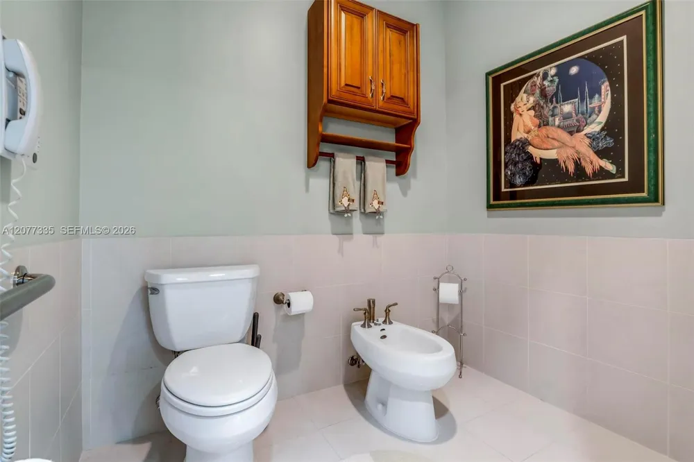 2820 NE 44th St Lighthouse Point, FL 33064