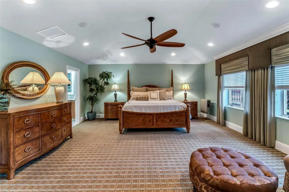 2820 NE 44th St Lighthouse Point, FL 33064