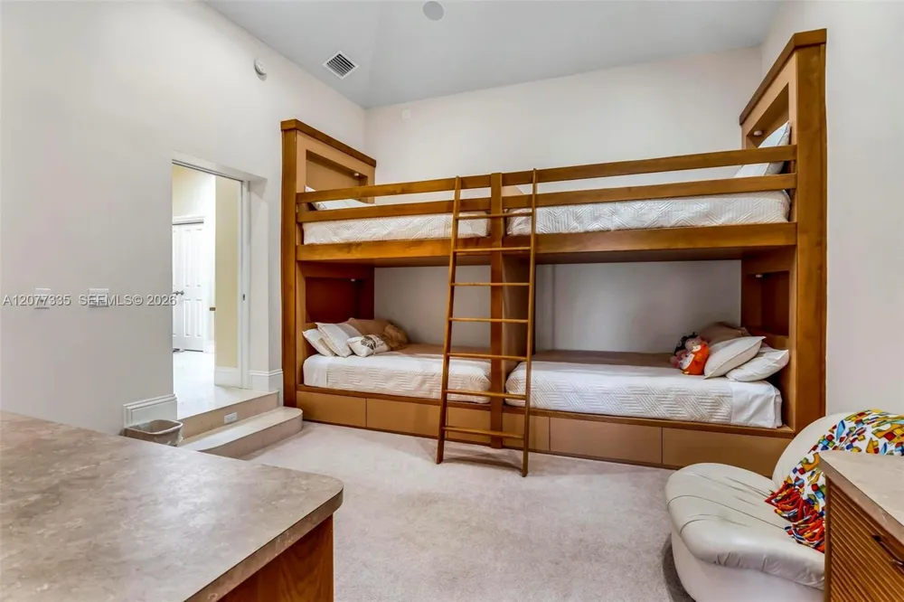 2820 NE 44th St Lighthouse Point, FL 33064