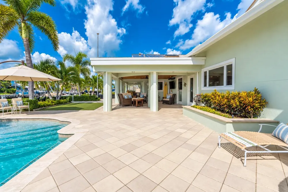 2820 NE 44th St Lighthouse Point, FL 33064