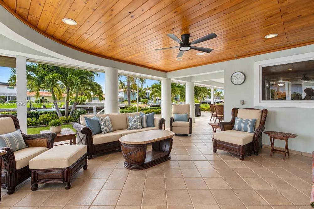 2820 NE 44th St Lighthouse Point, FL 33064