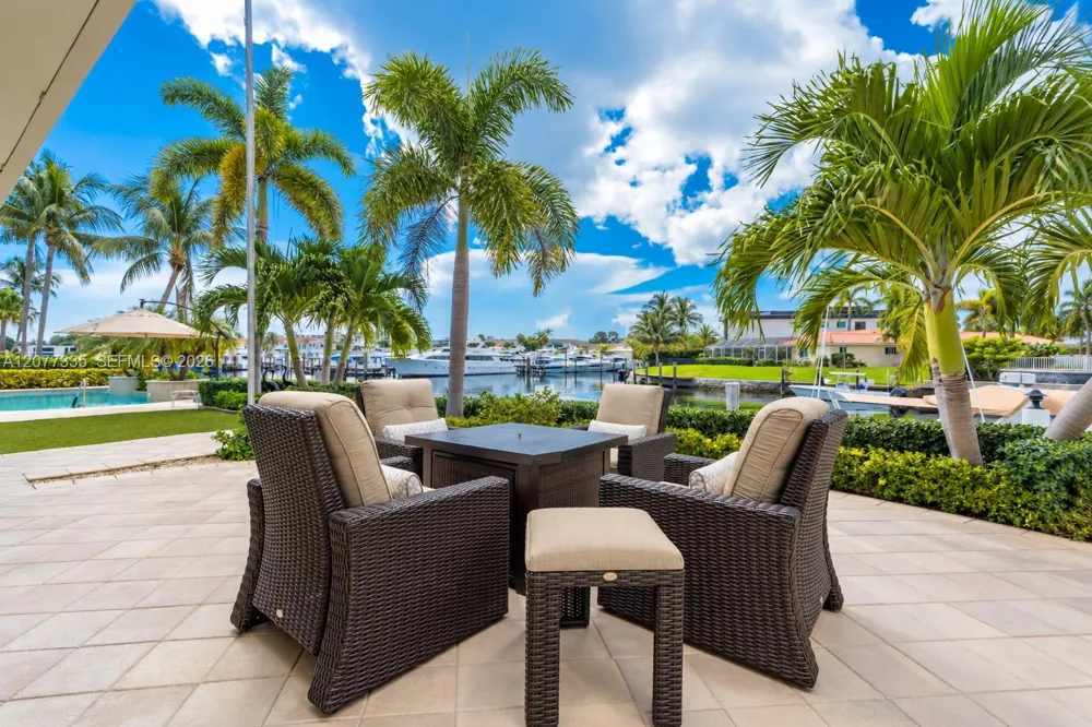2820 NE 44th St Lighthouse Point, FL 33064