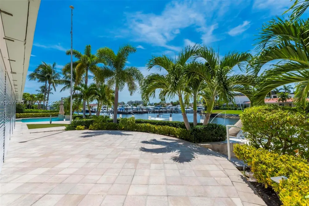 2820 NE 44th St Lighthouse Point, FL 33064