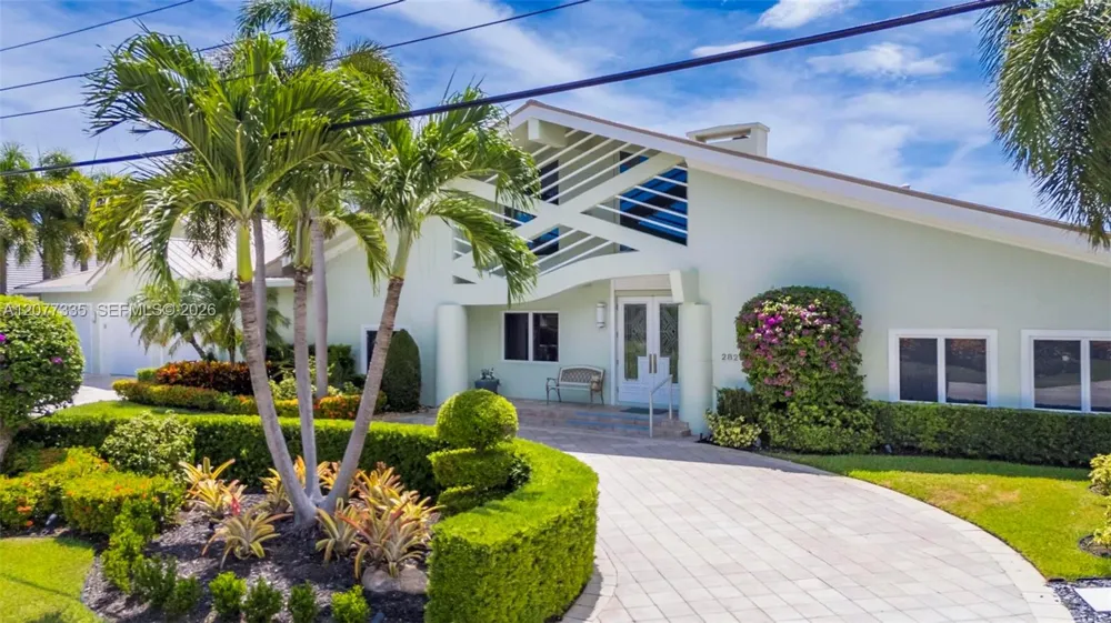 2820 NE 44th St Lighthouse Point, FL 33064