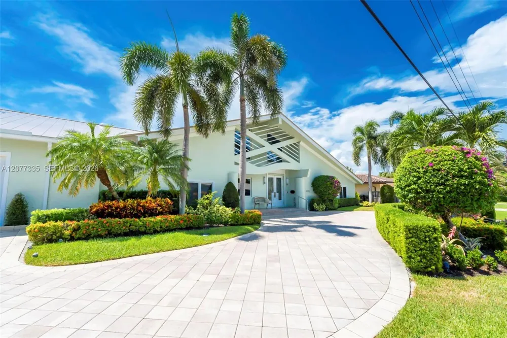 2820 NE 44th St Lighthouse Point, FL 33064