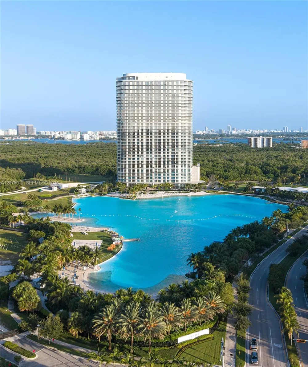 2411 Laguna Circle #2402 North Miami, FL 33181