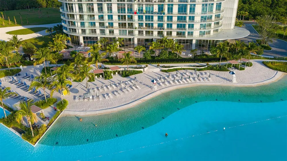 2411 Laguna Circle #2402 North Miami, FL 33181