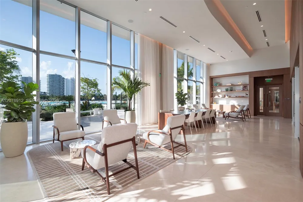 2411 Laguna Circle #2402 North Miami, FL 33181