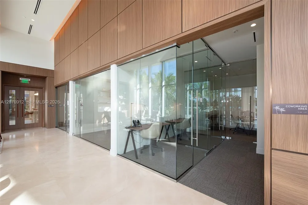 2411 Laguna Circle #2402 North Miami, FL 33181