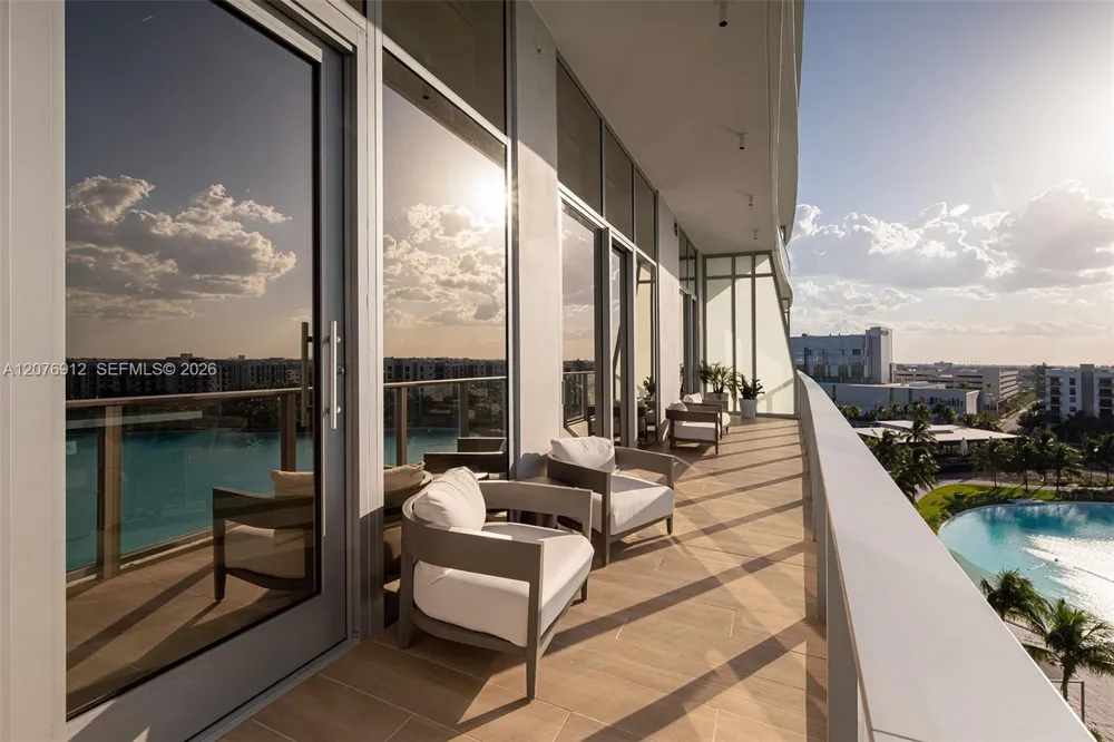 2411 Laguna Circle #2402 North Miami, FL 33181