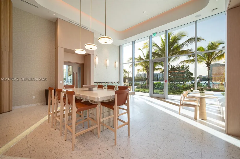 2411 Laguna Circle #2402 North Miami, FL 33181
