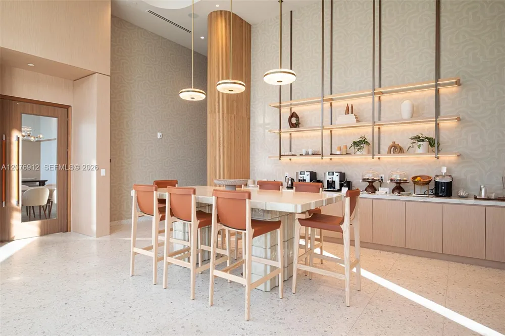 2411 Laguna Circle #2402 North Miami, FL 33181