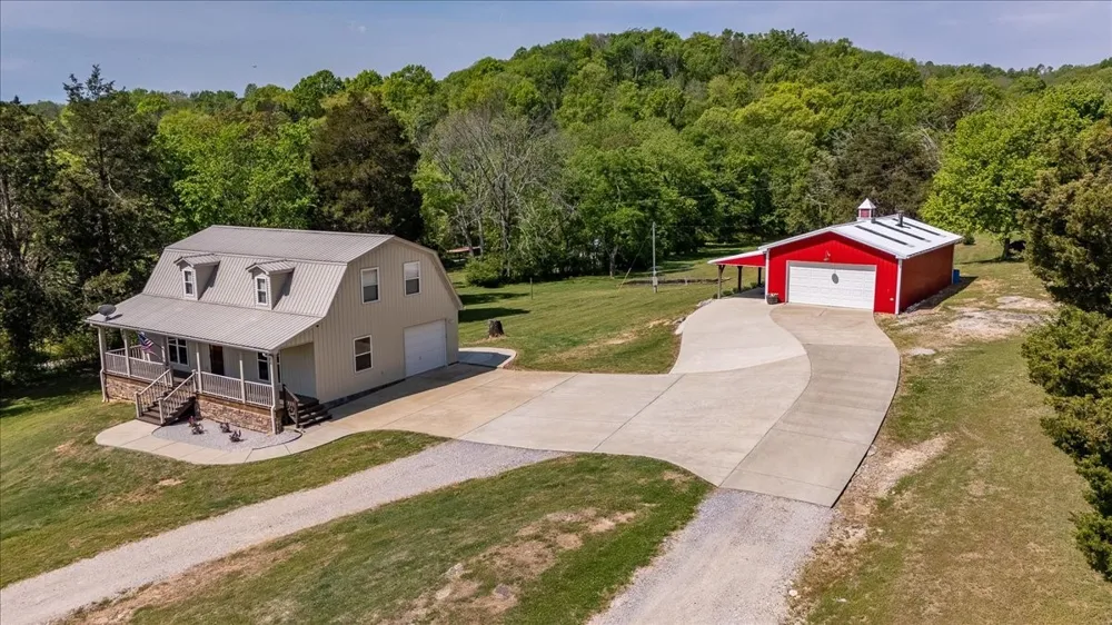 4380 Pulaski Hwy Culleoka, TN 38451
