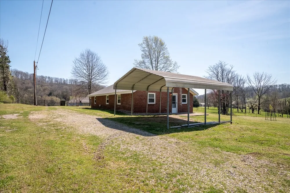 4380 Pulaski Hwy Culleoka, TN 38451