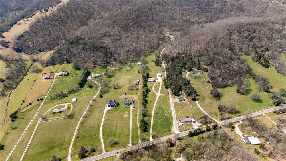 4380 Pulaski Hwy Culleoka, TN 38451