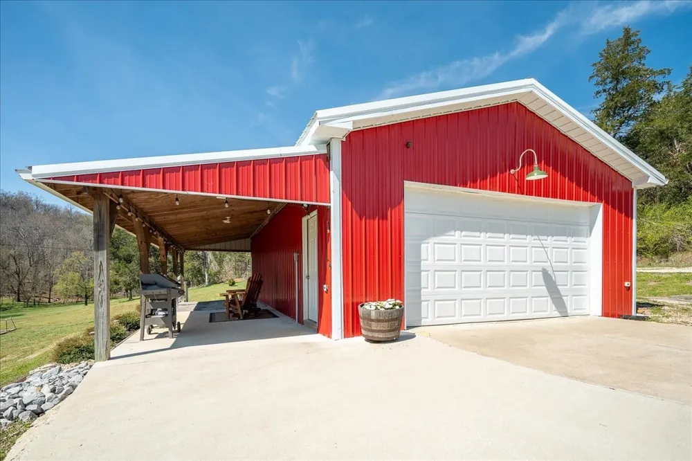 4380 Pulaski Hwy Culleoka, TN 38451