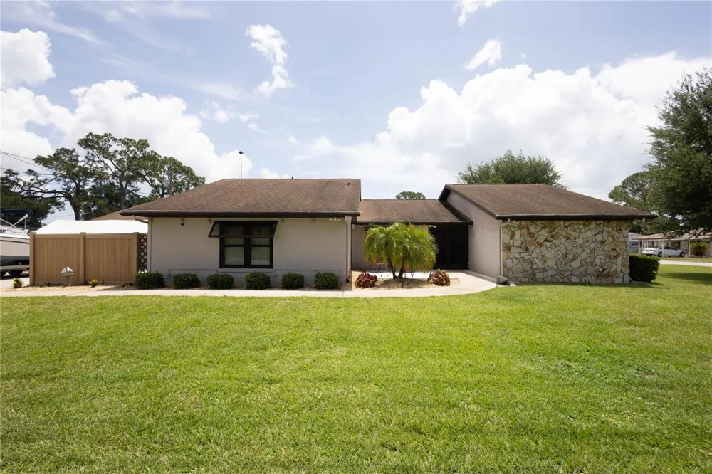 404 HERON STREET Sebring, FL 33870