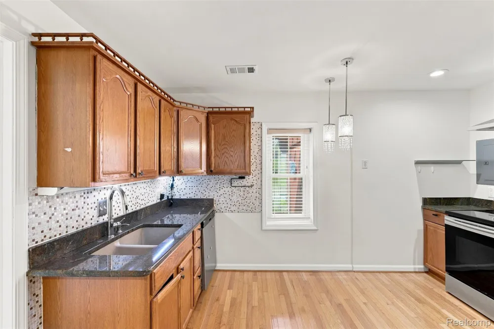 8251 McClellan Street Utica City, MI 48317