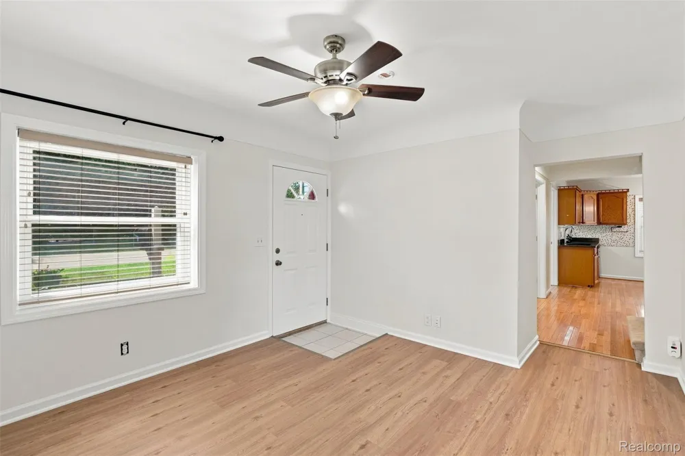 8251 McClellan Street Utica City, MI 48317