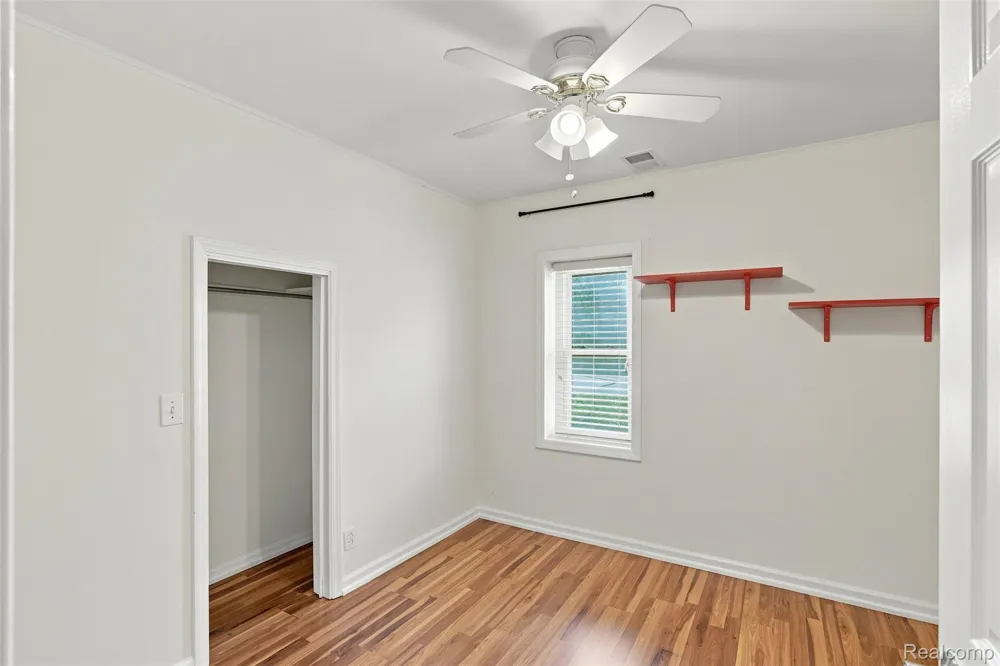 8251 McClellan Street Utica City, MI 48317