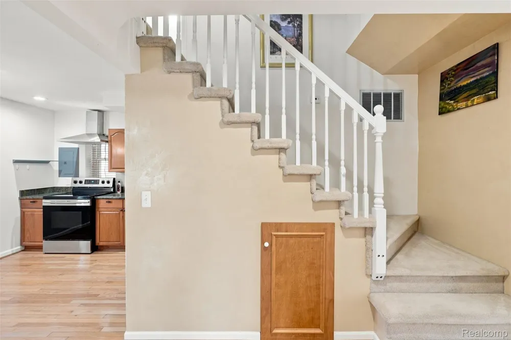 8251 McClellan Street Utica City, MI 48317