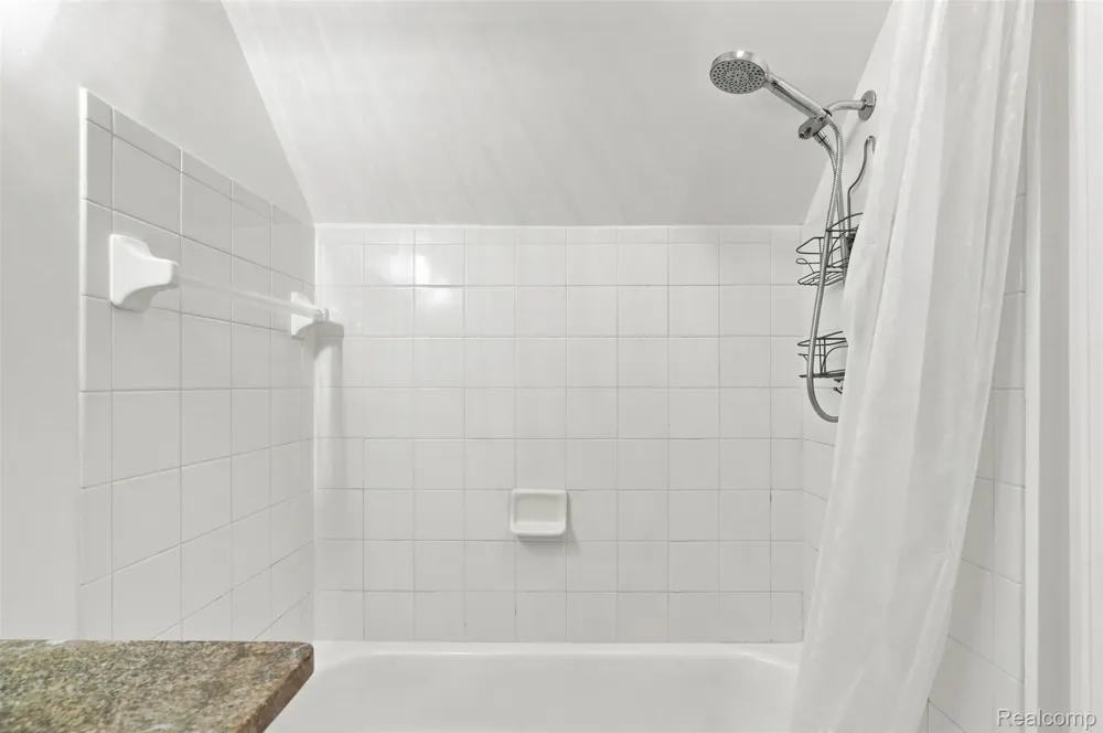 8251 McClellan Street Utica City, MI 48317