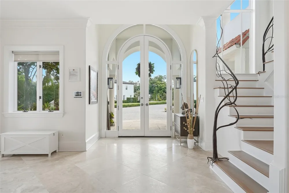 11104 WINTHROP WAY Tampa, FL 33612