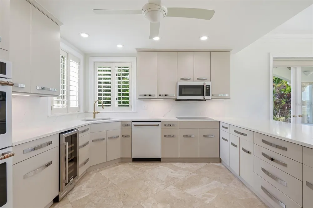 11104 WINTHROP WAY Tampa, FL 33612