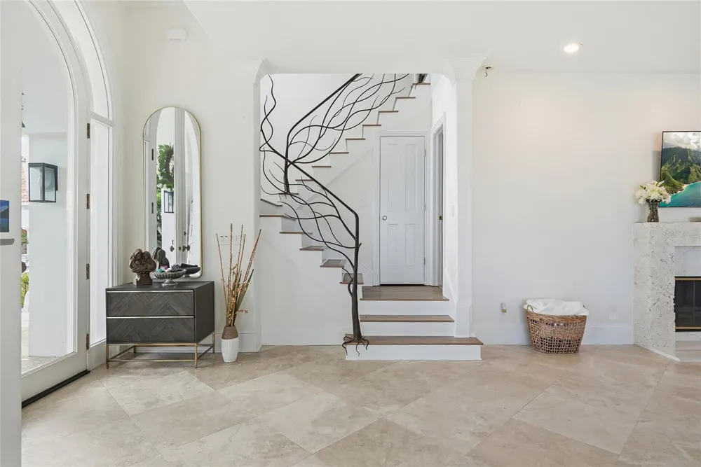 11104 WINTHROP WAY Tampa, FL 33612