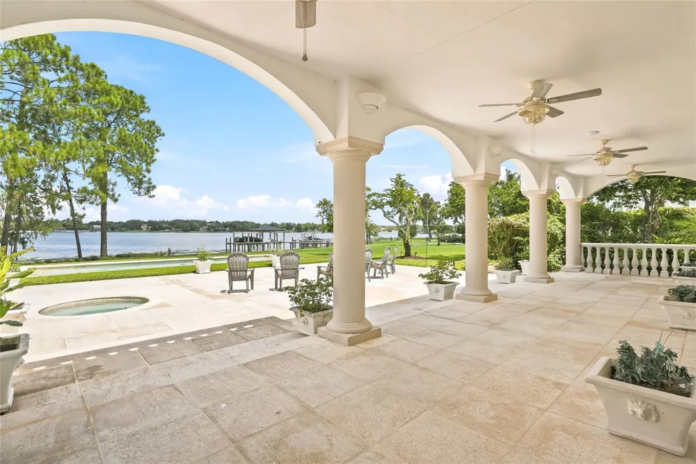 11104 WINTHROP WAY Tampa, FL 33612