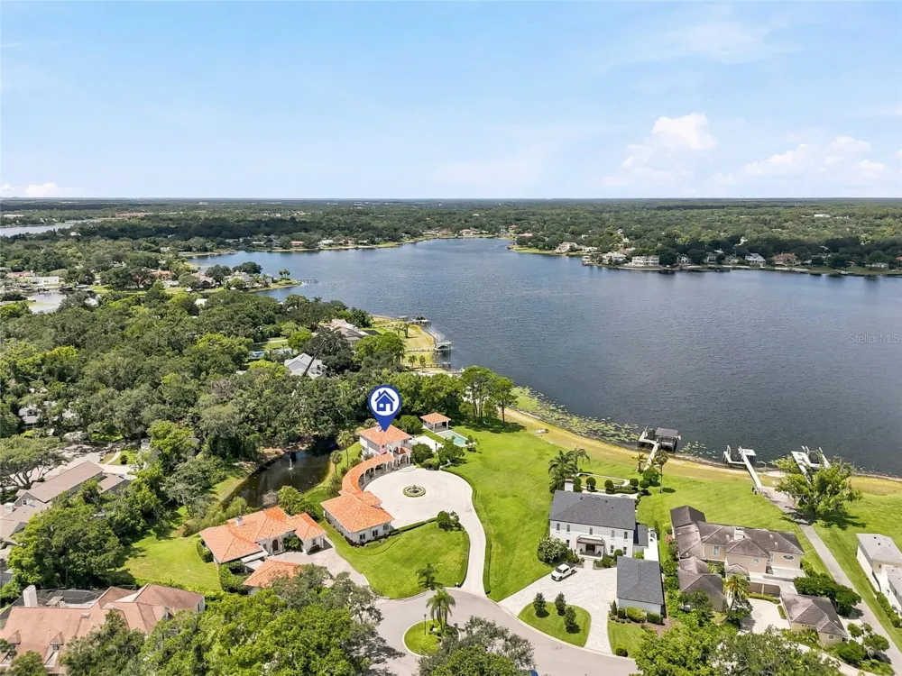 11104 WINTHROP WAY Tampa, FL 33612