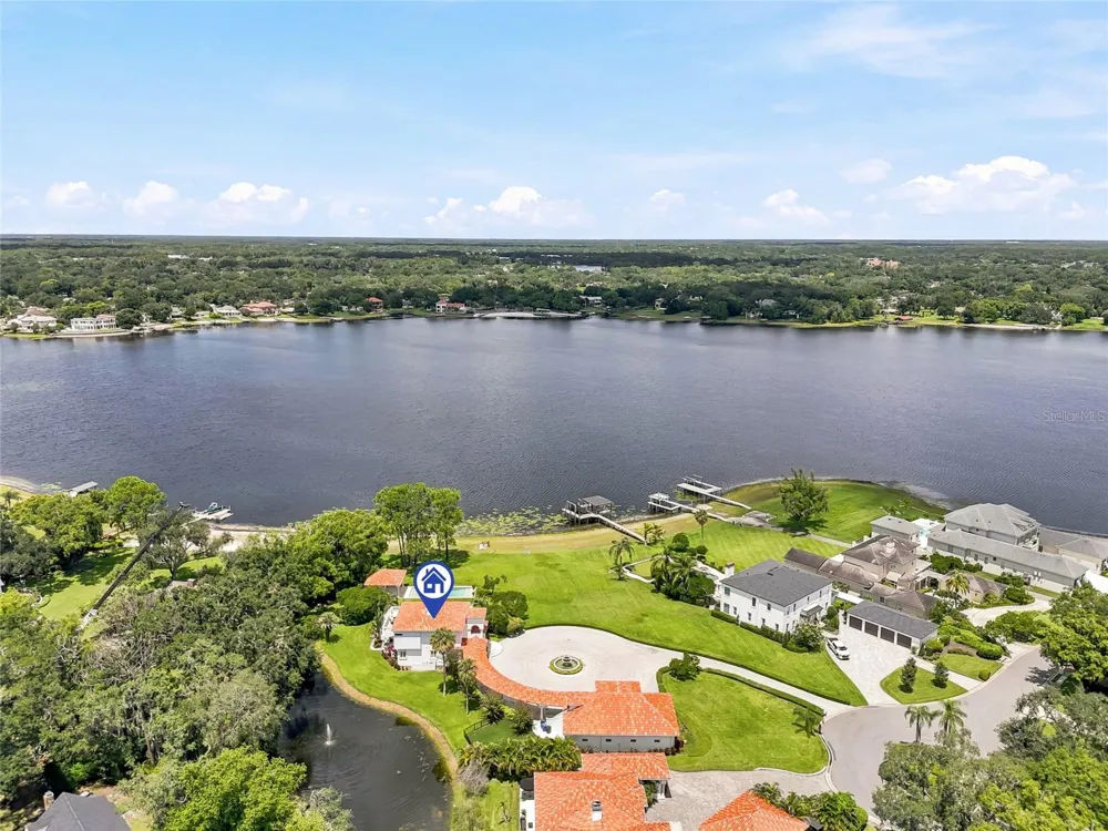 11104 WINTHROP WAY Tampa, FL 33612
