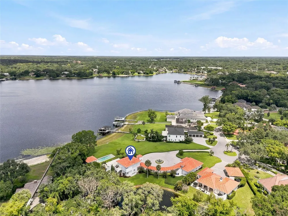 11104 WINTHROP WAY Tampa, FL 33612