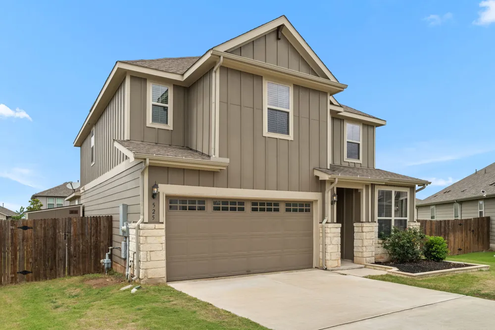 525 Compania Cove Liberty Hill, TX 78642