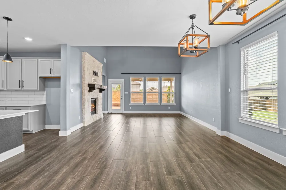525 Compania Cove Liberty Hill, TX 78642
