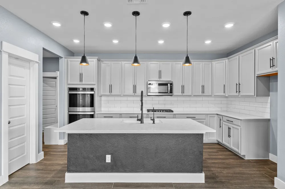 525 Compania Cove Liberty Hill, TX 78642