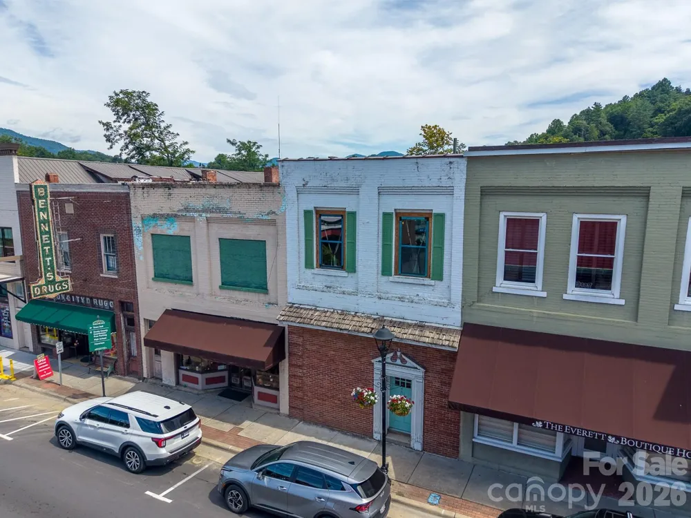 28 Everett Street Bryson City, NC 28713