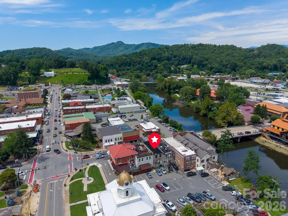 28 Everett Street Bryson City, NC 28713