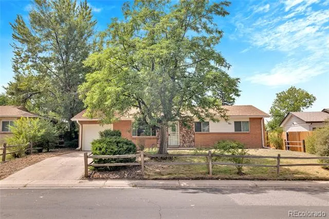1977 S Newton Lakewood, CO 80219