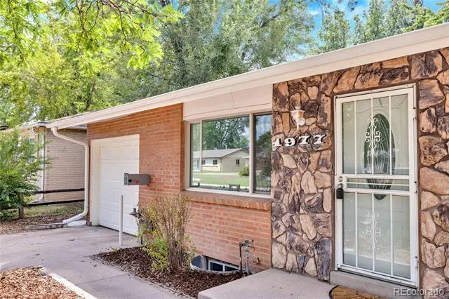 1977 S Newton Lakewood, CO 80219
