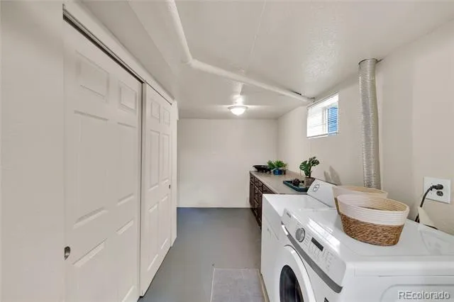 1977 S Newton Lakewood, CO 80219