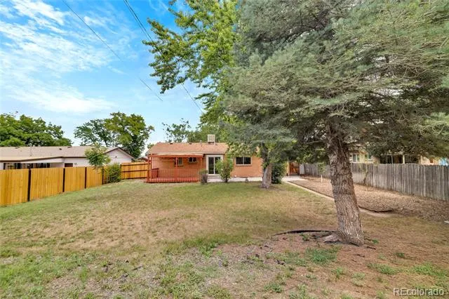 1977 S Newton Lakewood, CO 80219
