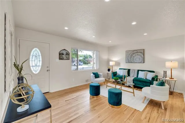1977 S Newton Lakewood, CO 80219