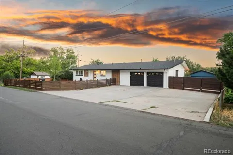 6000 W 8th Avenue