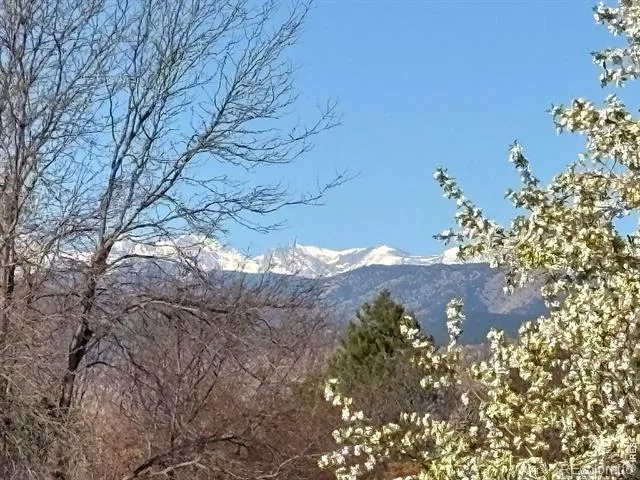 8589 Skyland Drive Niwot, CO 80503