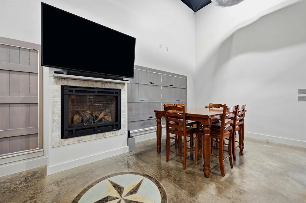 82 CR 2112 Gainesville, TX 76240