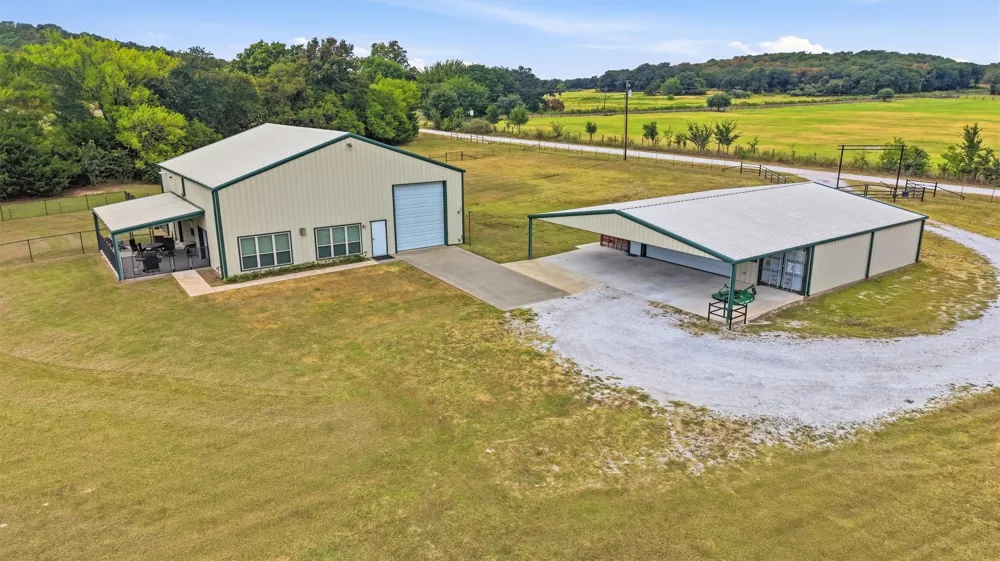82 CR 2112 Gainesville, TX 76240