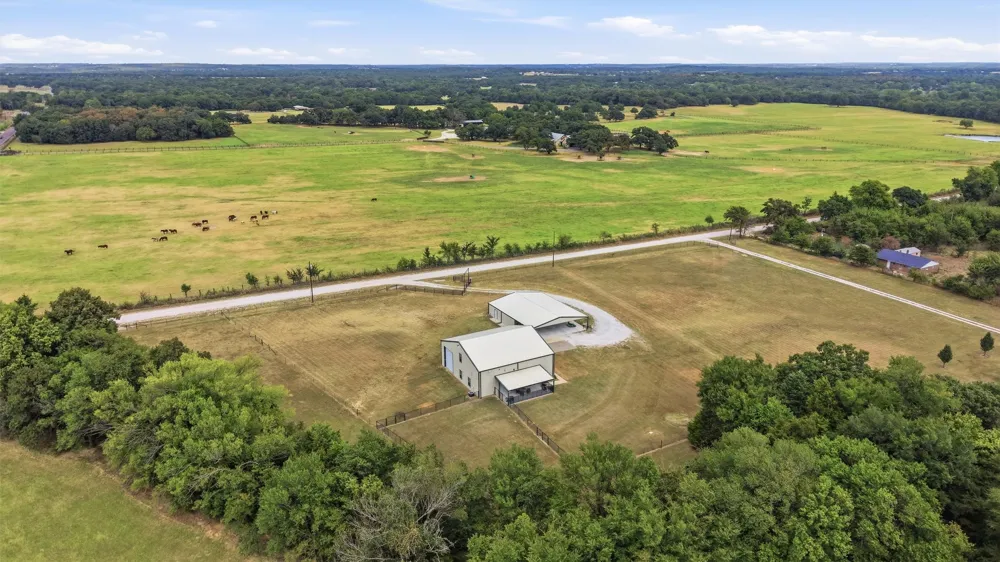 82 CR 2112 Gainesville, TX 76240