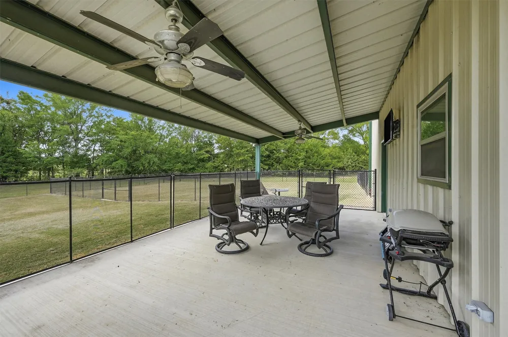 82 CR 2112 Gainesville, TX 76240